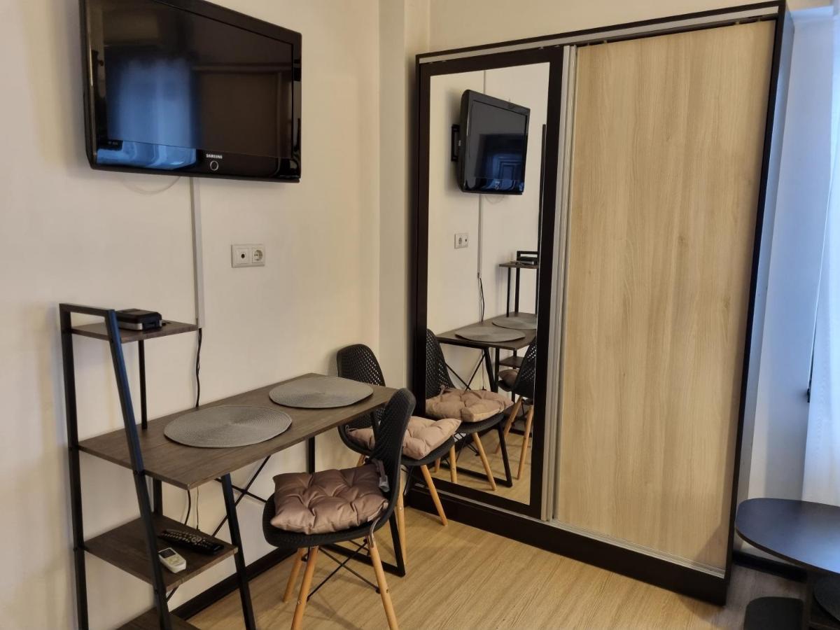 Central & Comfy, Peaceful Apt In ยาช ภายนอก รูปภาพ