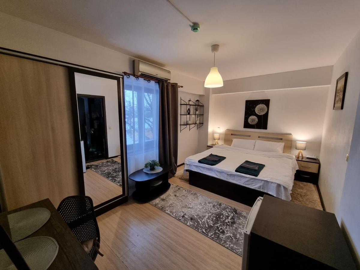 Central & Comfy, Peaceful Apt In ยาช ภายนอก รูปภาพ